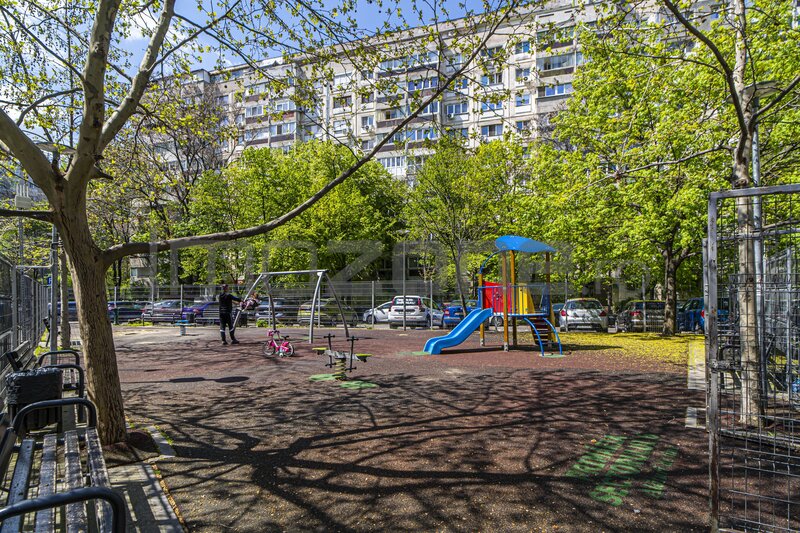 Lujerului, 2 camere, etaj 4, 54 mp, mobilat, utilat, loc de parcare inclus.